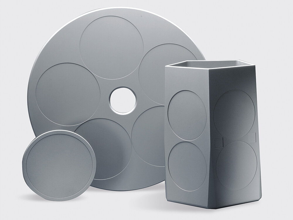 Vývoj CVD-SiC od tenkých vrstiev k sypkým materiálom